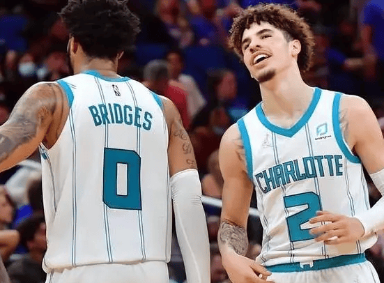 法甲赛程吃紧，夏洛特黄蜂转会期扳平良机，球迷炸锅，资深球员宣示担当的简单介绍-ayx